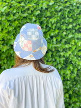 Indlæs billede til gallerivisning Vintage quilt hat #2
